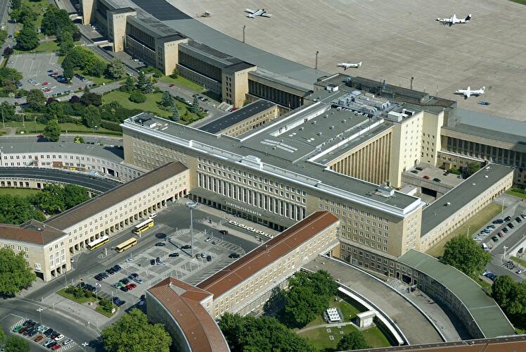 Sperrmüll Abholung Tempelhof-Schöneberg – Tempelhofer Feld